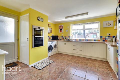 2 bedroom semi-detached house for sale, Hadley Gardens, Maidstone