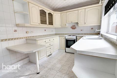 10 Chatsworth Crescent, Doncaster, DN5 9JU