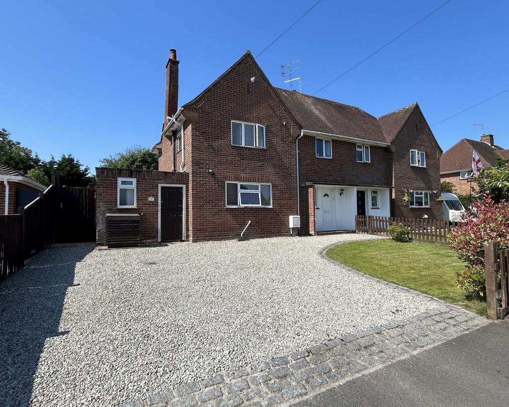 Langdown Road, Hythe, SO45 3 bed semidetached house for sale £329,950