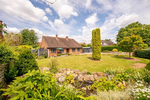 3 bedroom detached bungalow for sale, Fallon Lane, Bretforton, WR11