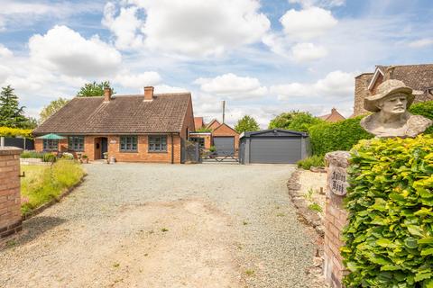 3 bedroom detached bungalow for sale, Fallon Lane, Bretforton, WR11