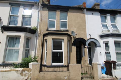 3 bedroom terraced house to rent, Windsor Road, Gillingham, Kent, ME7
