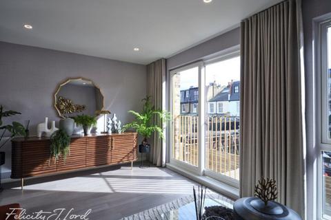 4 bedroom townhouse for sale, Athledene Road, London