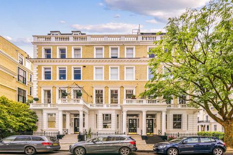 2 bedroom flat for sale, Southwell Gardens, South Kensington, London