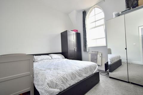 2 bedroom flat for sale, Grosvenor Gate, Humberstone, Leicester, LE5