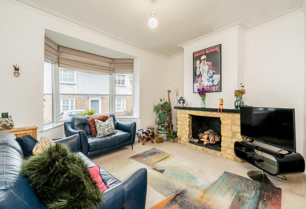 Silver Street, Newport Pagnell... 3 bed end of terrace house for sale