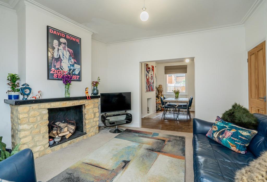 Silver Street, Newport Pagnell... 3 bed end of terrace house for sale
