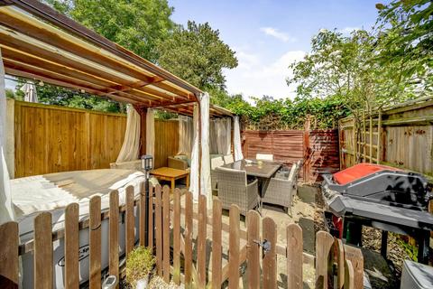22 Willoughby Road, Kingston Upon Thames, KT2 6LJ