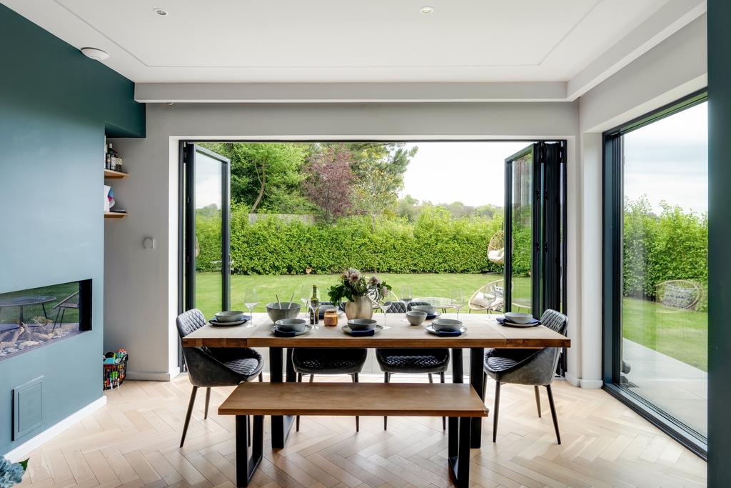 Dining 76a