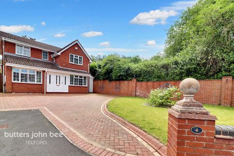4 bedroom detached house for sale, Barberry Close, Telford