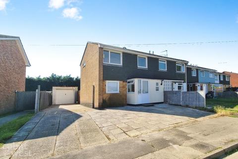 3 bedroom semi-detached house to rent, Hanover Close Selsey PO20