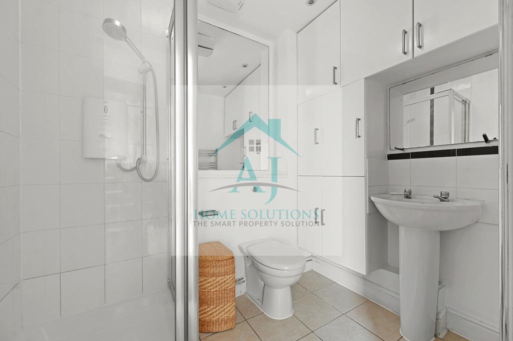 AJ - 47 Lime Court - Ensuite3 (1)
