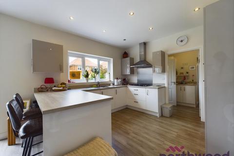 4 bedroom detached house for sale, Paddock Road, Sandbach, CW11