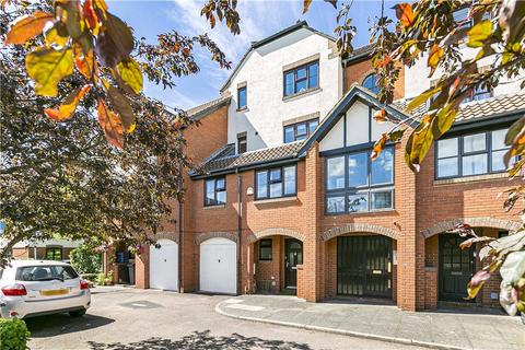 3 bedroom apartment for sale, Beaumont Place, Isleworth, TW7