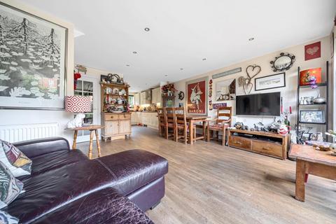 4 bedroom detached house for sale, Newbury,  Berkshire,  RG14