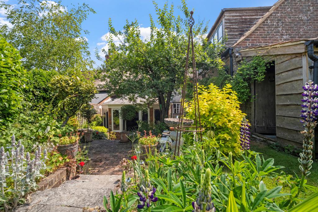 3 Bedroom Thatched Cottage