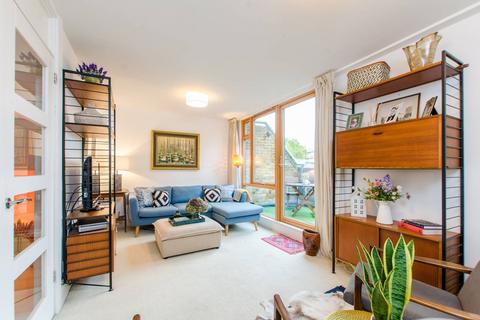 3 bedroom flat for sale, Aytoun Road, Brixton, London, SW9