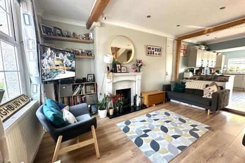 2 bedroom cottage for sale, High Street, Bovingdon HP3