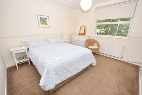 2 bedroom apartment for sale, Foxhill Court, Leeds, West Yorkshire