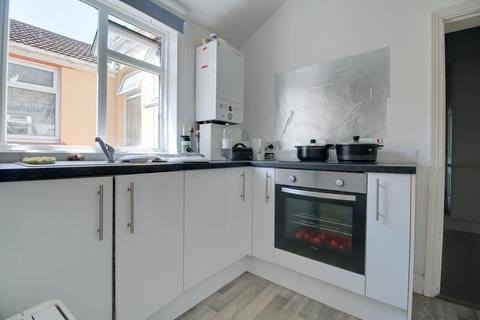 1 bedroom flat to rent, Richmond Road, Gillingham ME7