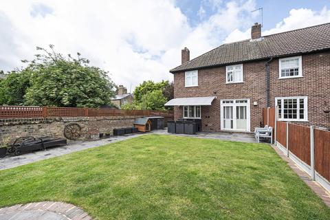 3 bedroom end of terrace house for sale, Mapledene Road, Hackney, London, E8