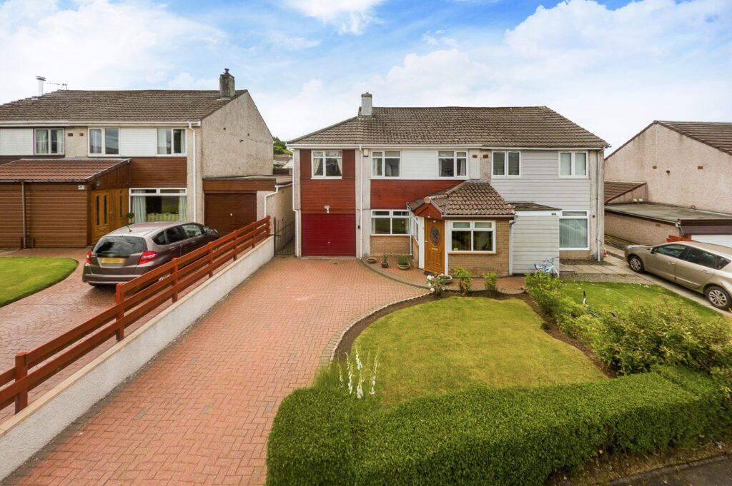 Kingston Avenue, Neilston 4 bed semidetached villa for sale £180,000