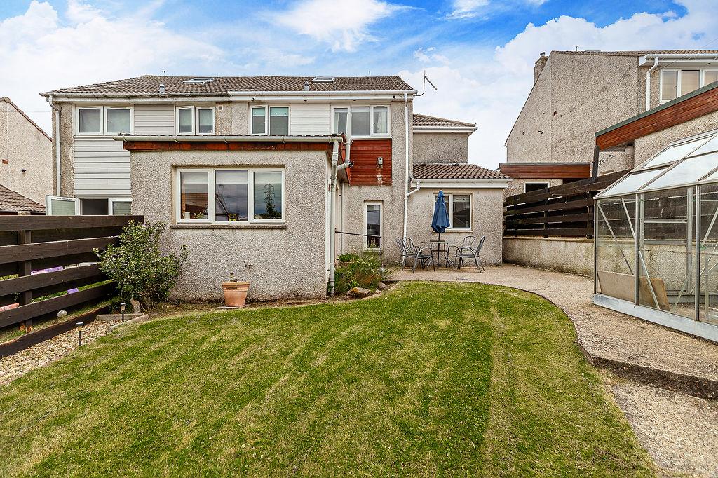 Kingston Avenue, Neilston 4 bed semidetached villa for sale £180,000