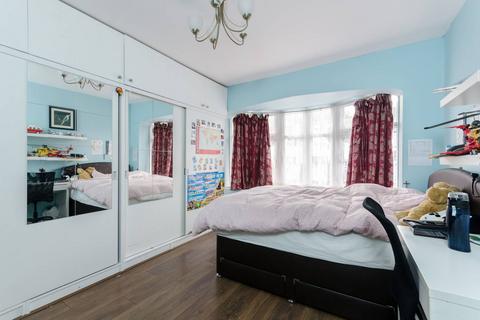 3 bedroom house to rent, Hollickwood Avenue, Friern Barnet, London, N12