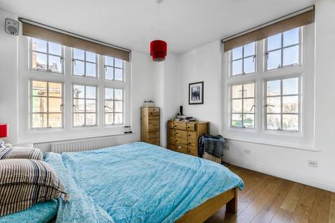 2 bedroom flat to rent, Pennard Road, Shepherd's Bush, London, W12