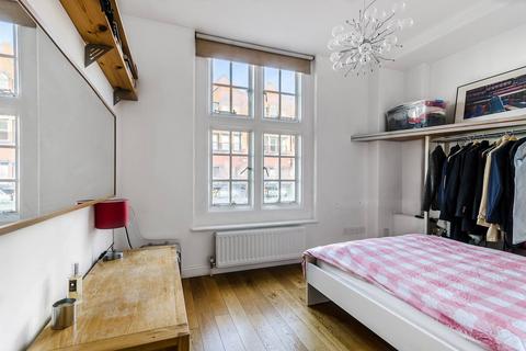 2 bedroom flat to rent, Pennard Road, Shepherd's Bush, London, W12