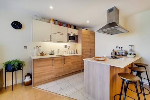 1 bedroom flat to rent, Cornell Square, Nine Elms, London, SW8