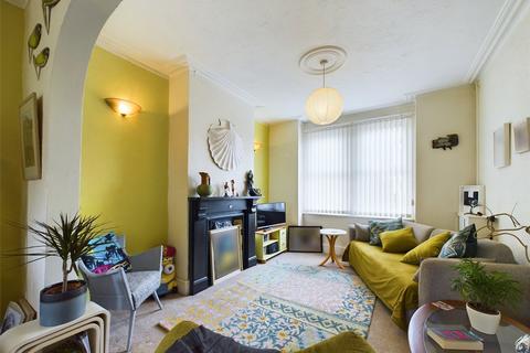3 Hanman Road, Gloucester, GL1 4TG