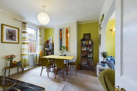 3 Hanman Road, Gloucester, GL1 4TG