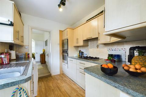 3 Hanman Road, Gloucester, GL1 4TG