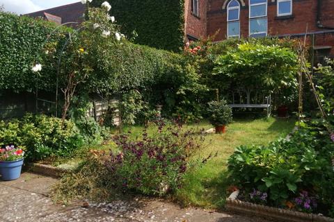 3 Hanman Road, Gloucester, GL1 4TG