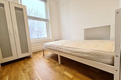 2 bedroom flat to rent, Stanlake Road, Shepherds Bush, W12