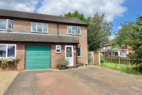 3 bedroom semi-detached house for sale, Swift Close, March