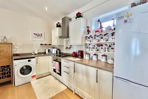 2 bedroom flat for sale, Bishops Place, Paignton