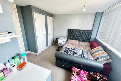 2 bedroom maisonette to rent, Hawthorn Crescent, Cosham PO6