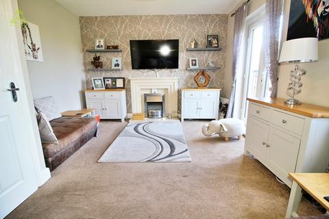 4 bedroom townhouse for sale, Hydrangea Close, Westhoughton, Bolton, BL5 2TF