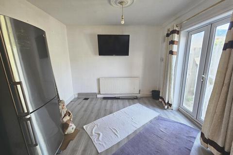 5 bedroom terraced house for sale, Harcourt Avenue, Edgware, HA8