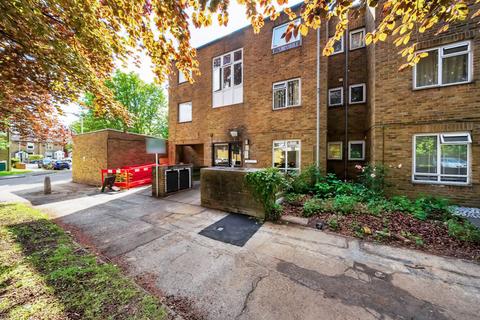 1 bedroom apartment for sale, Enfield Close, Uxbridge, Middlesex