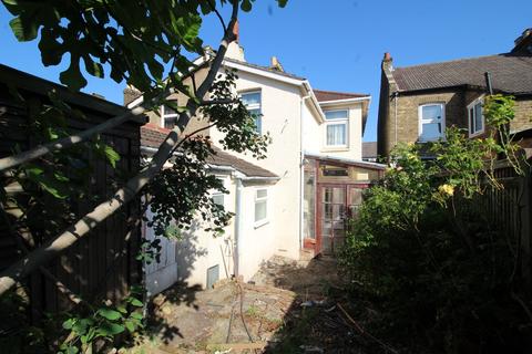 64 Livingstone Road, Thornton Heath, CR7 8JT