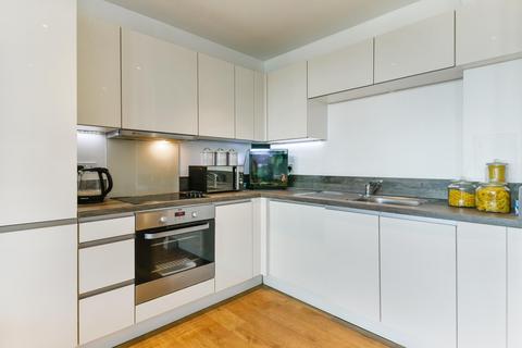 2 bedroom flat for sale, Westgate House, Brentford, TW8