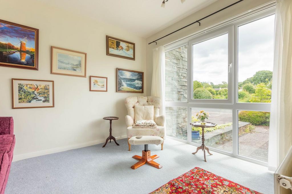 Bedroom/sitting room
