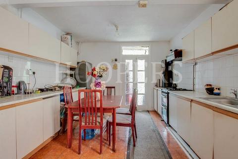 4 bedroom terraced house for sale, St Johns Avenue, London, NW10