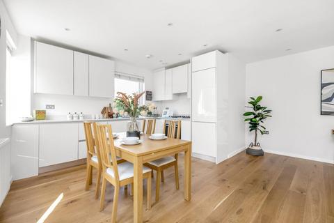 3 bedroom apartment for sale, St Faiths Road, Dulwich, London, SE21