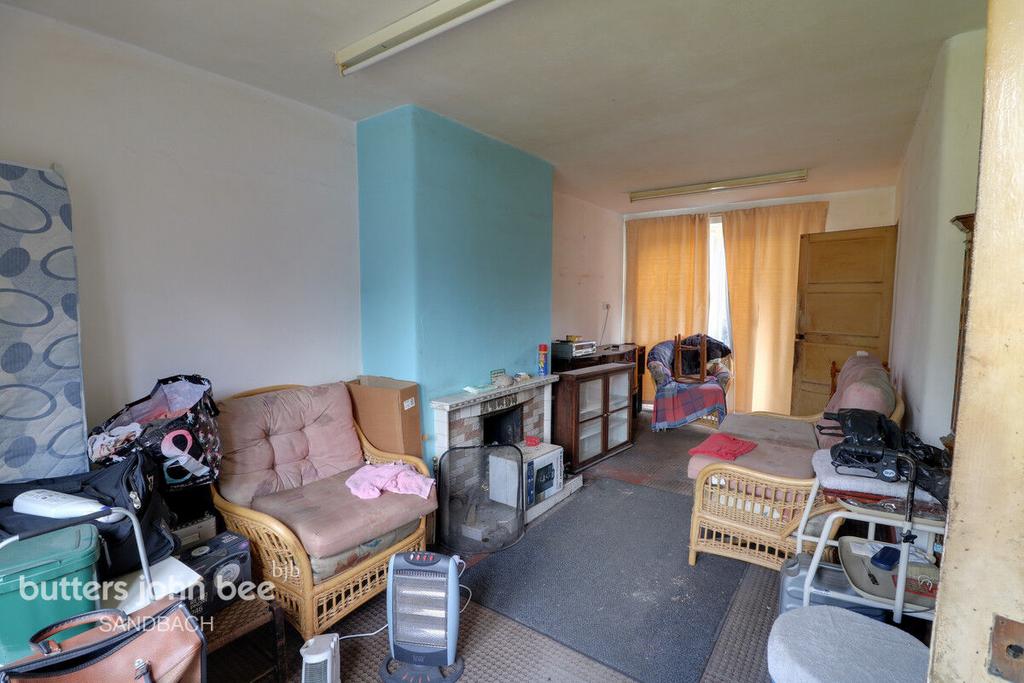 Platt Avenue, Sandbach 2 bed end of terrace house for sale £120,000