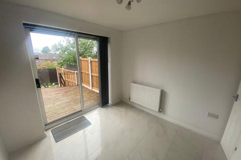 31 Hansby Close, Oldham, OL1 2UA