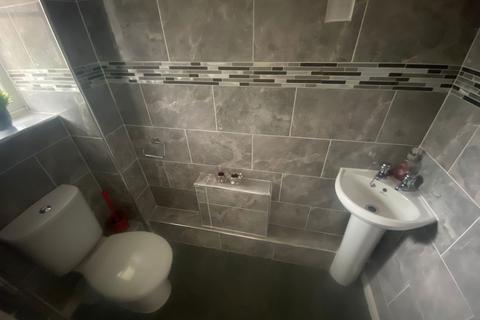 31 Hansby Close, Oldham, OL1 2UA